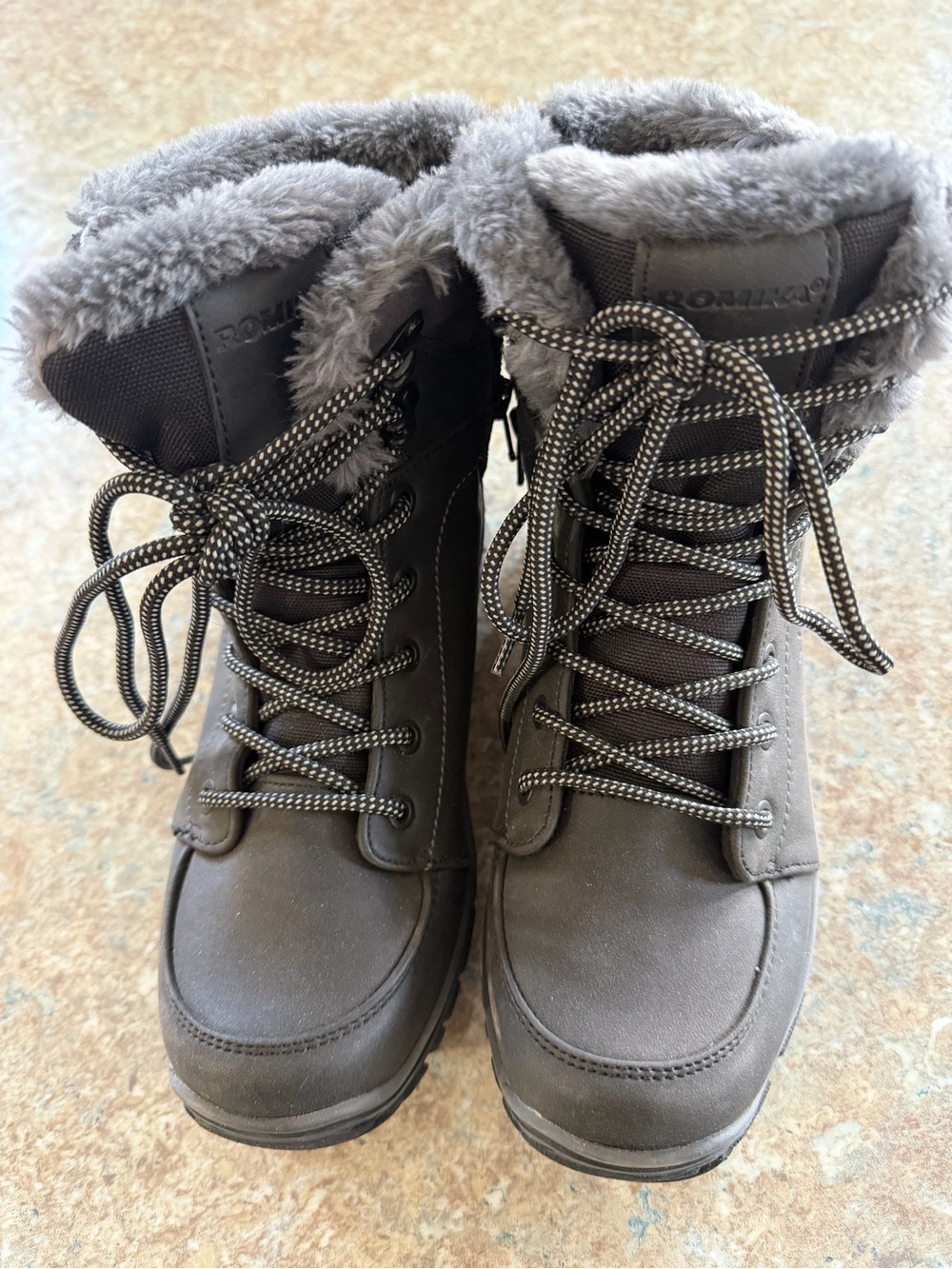 Women's Cozy Faux-Fur Lined Winter Boots - Gray